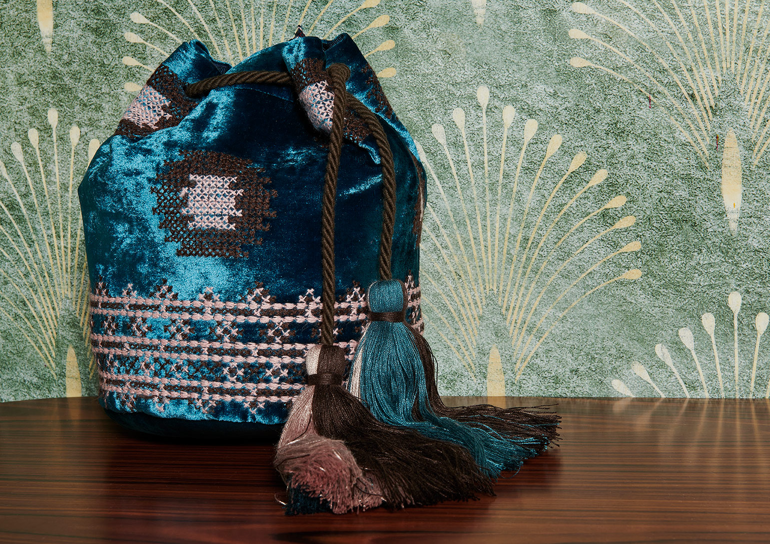 49-1ONE_FW22_Still6_005-B