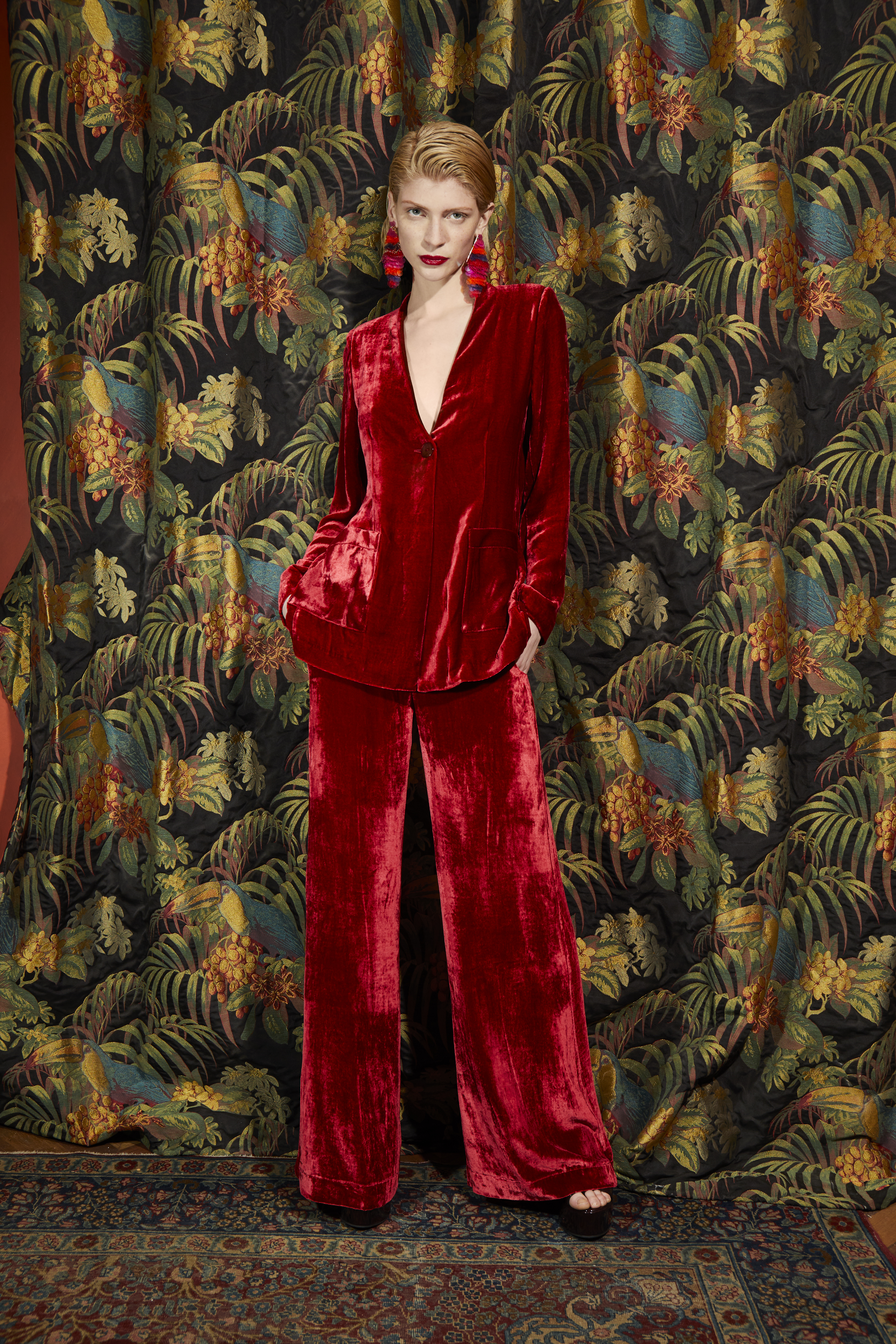 JACKET Lisos Velvet 1202; TROUSERS LisosVelvet 1068E