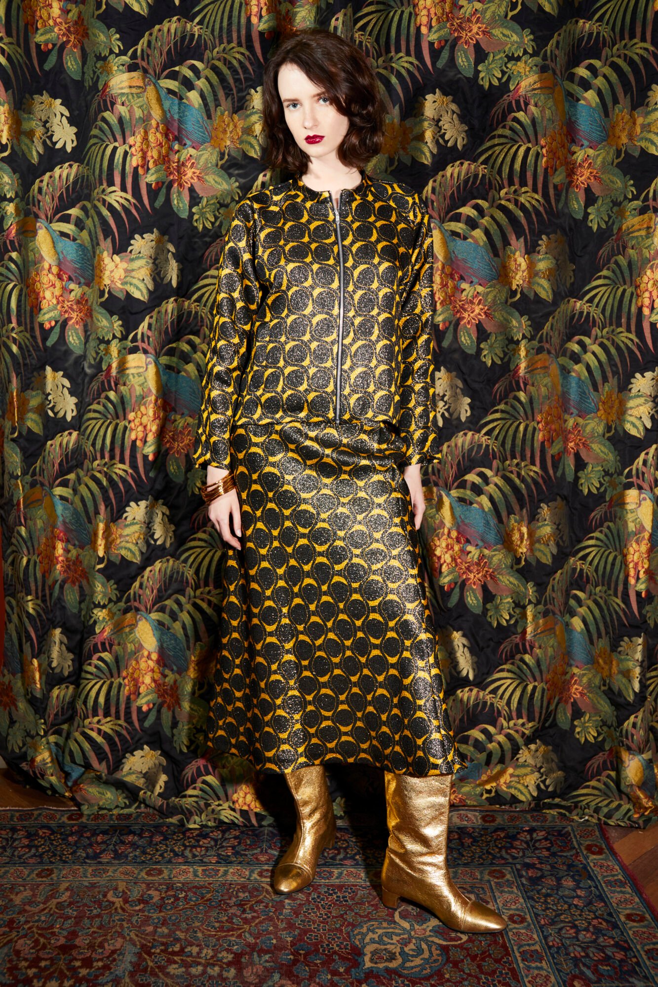 JACKET Ullal Cloqué 1214; SKIRT Ullal Cloqué 11