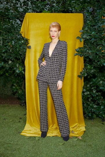 JACKET Ullal Cr. 1202; TROUSERS Ullal Cr. 294